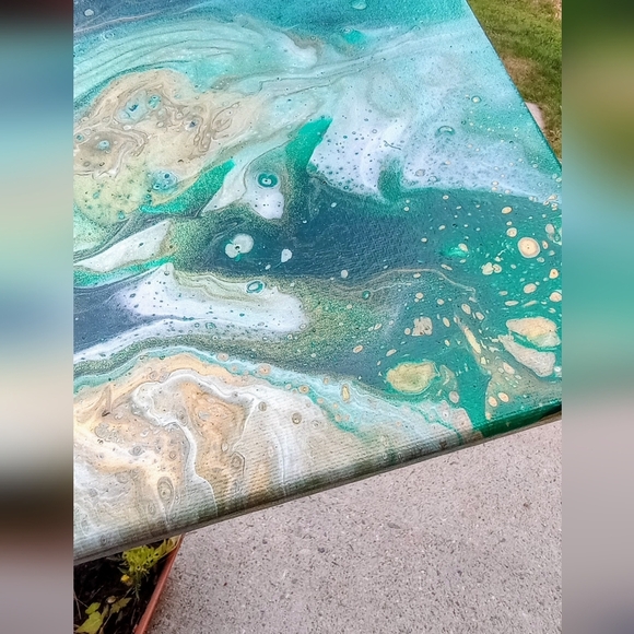 🄷🄰🄽🄳🄲🅁🄰🄵🅃🄴🄳 🄶🅁🄴🄴🄽 🄰🄽🄳 🄶🄾🄻🄳 🄿🄰🄸🄽🅃 🄿🄾🅄🅁 🄰 - Picture 3 of 4